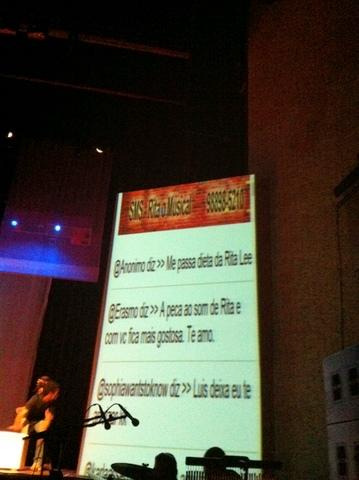 Painel de interatividade digital por SMS